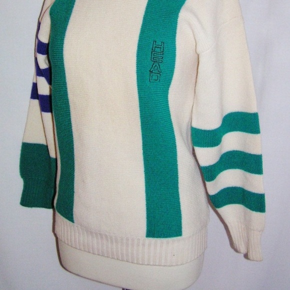 Adorable vintage 100% wool turtleneck ski sweater! - Picture 7 of 9
